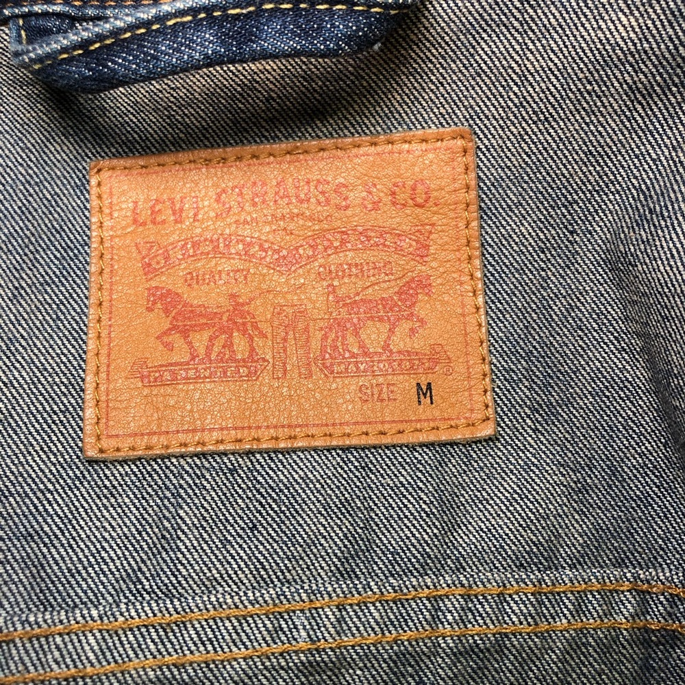 MEN’S VINTAGE LEVIS ORIGINAL RIVETED JEAN JACKET, SIZE M, IN NEW CONDITION - Picture 10 of 10